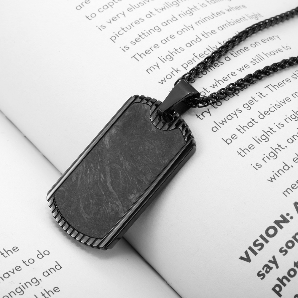 Men Accessories List - Liontin Serat Karbon Liontin Merek Militer